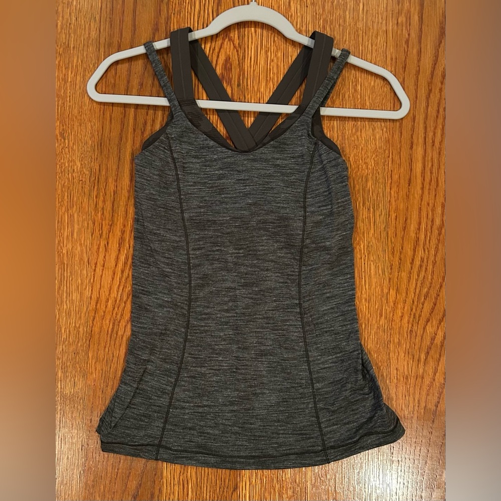 Lululemon Run For Gold Tank - Size 4